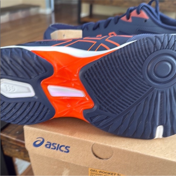Asics men’s gel rocket 11 sneakers Sz 12 NWT‎